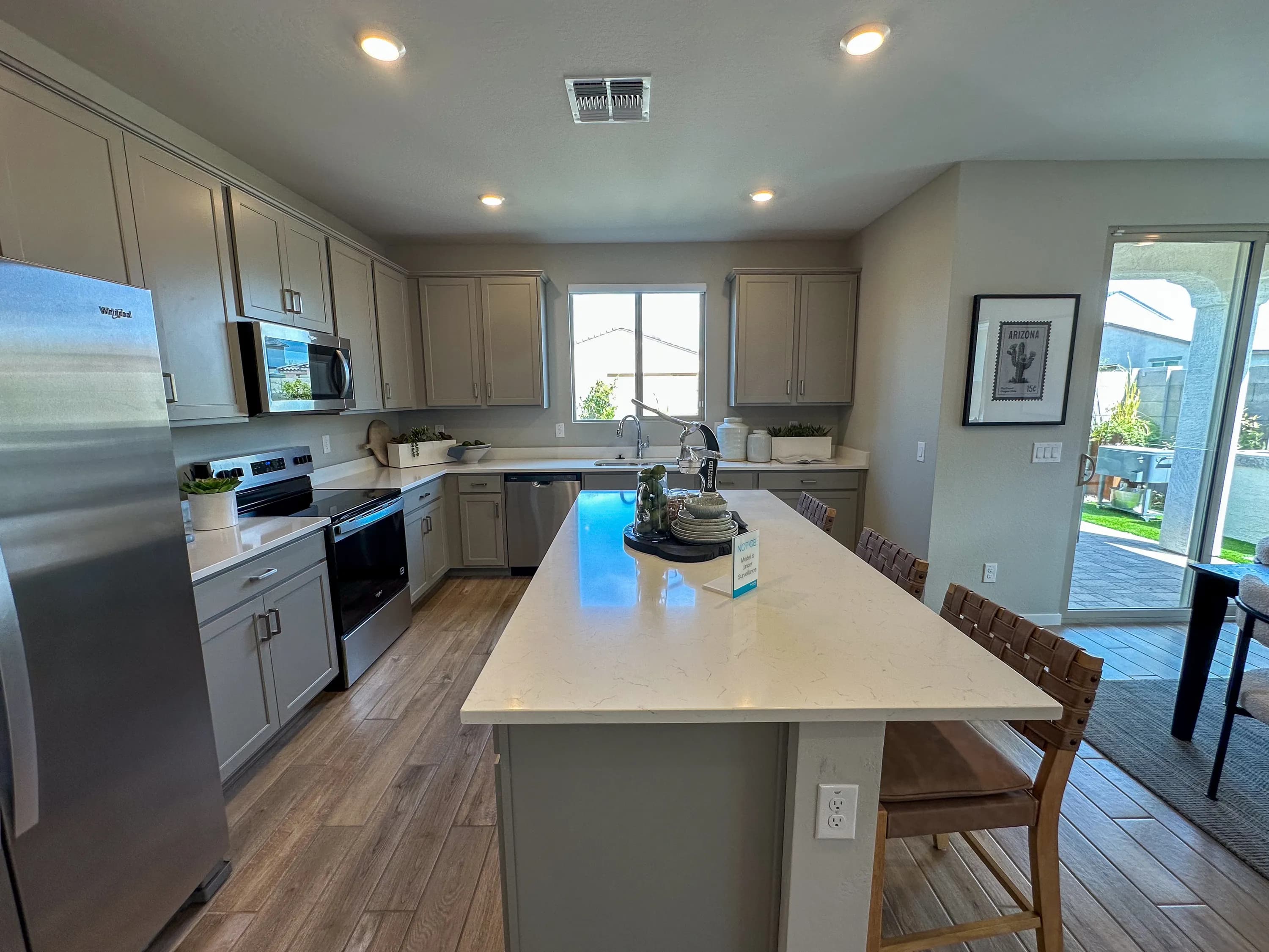 Daisy — interior