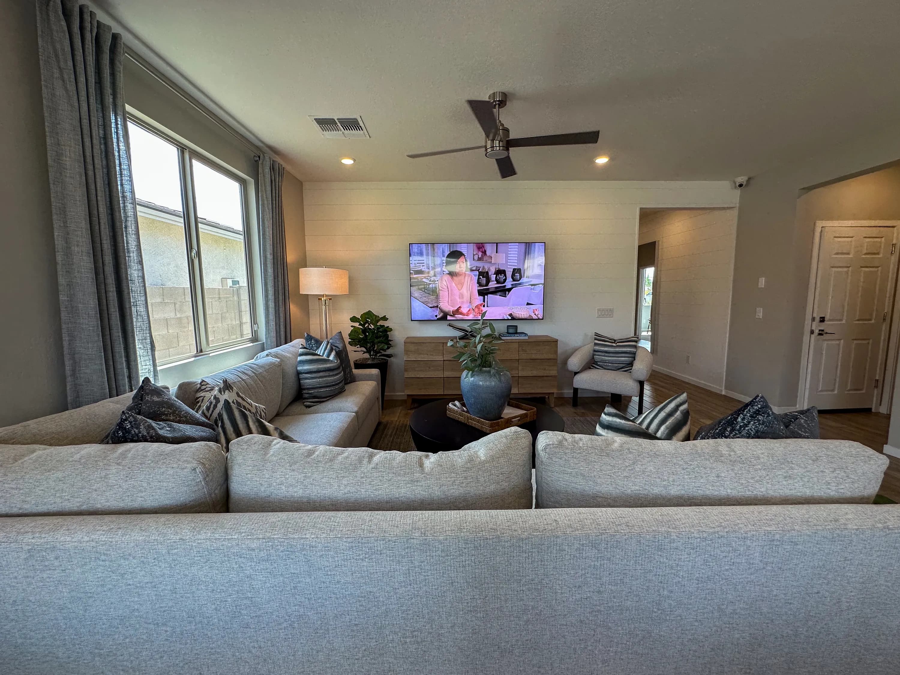 Daisy — interior