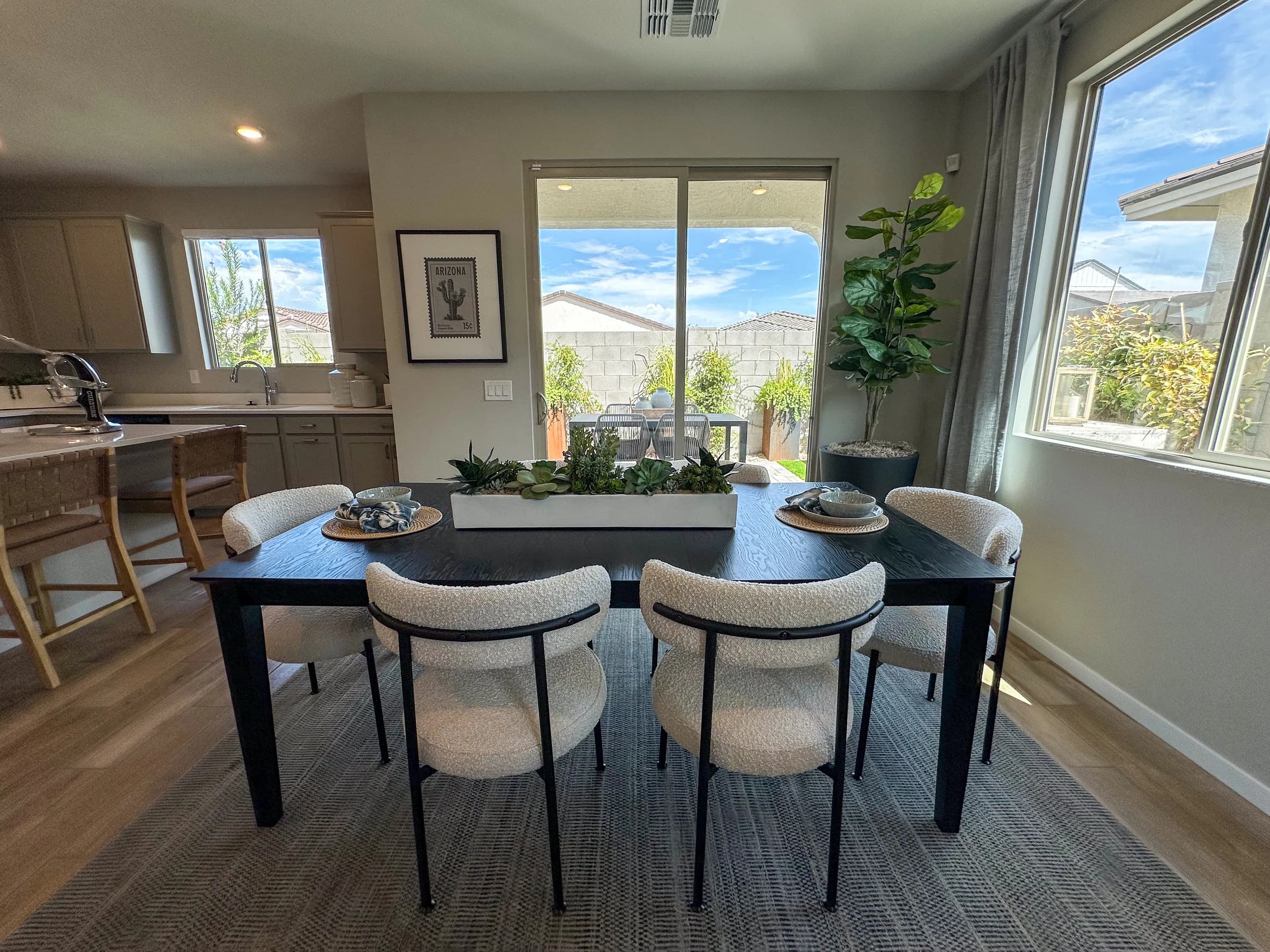 Daisy — interior
