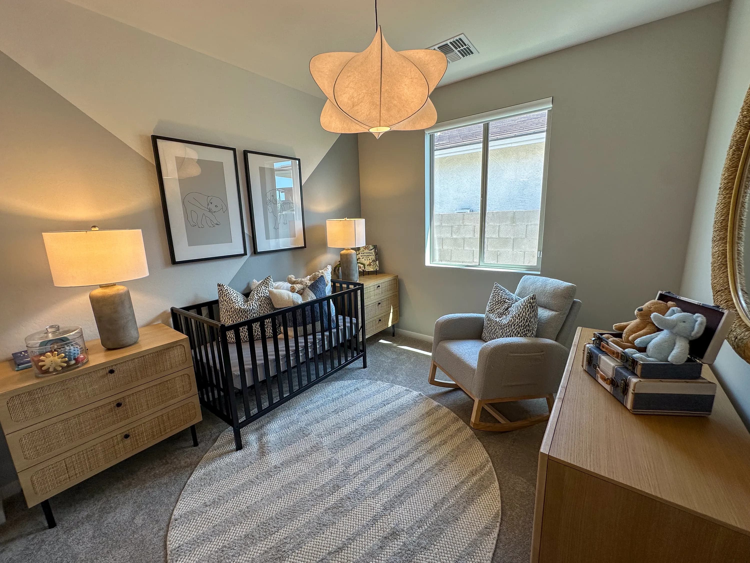 Daisy — interior