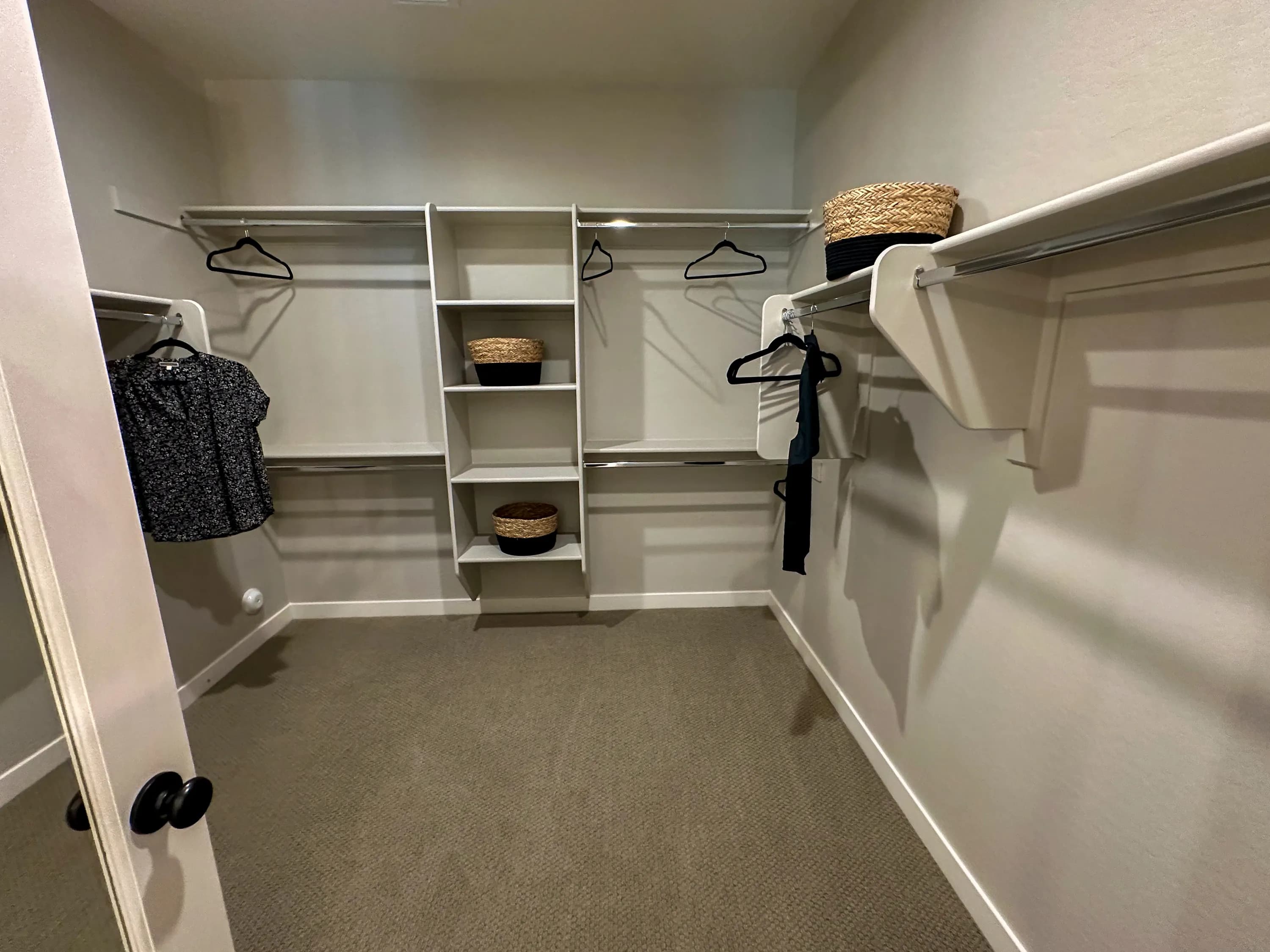 Paraduxx — interior