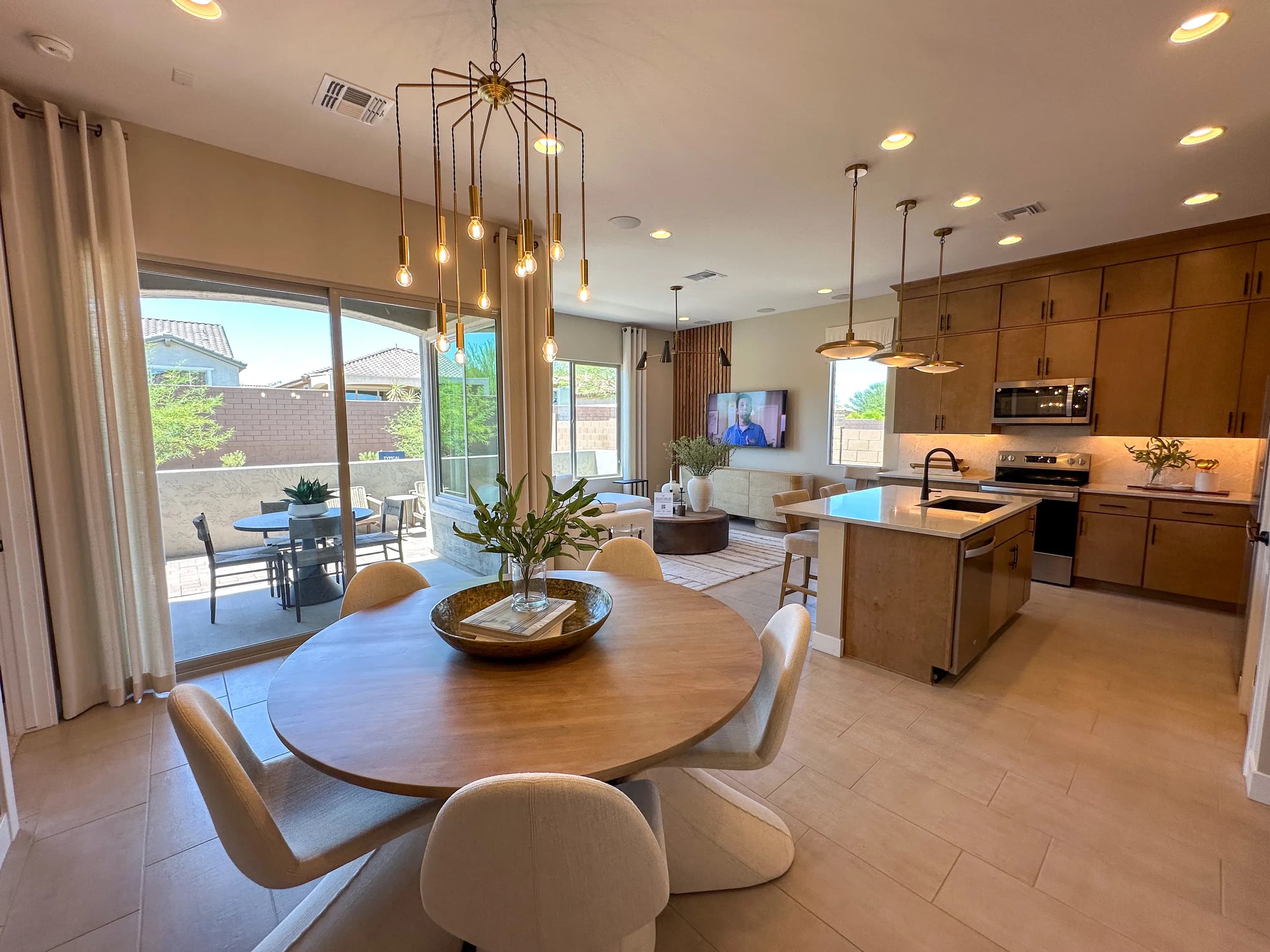 Bayley — interior