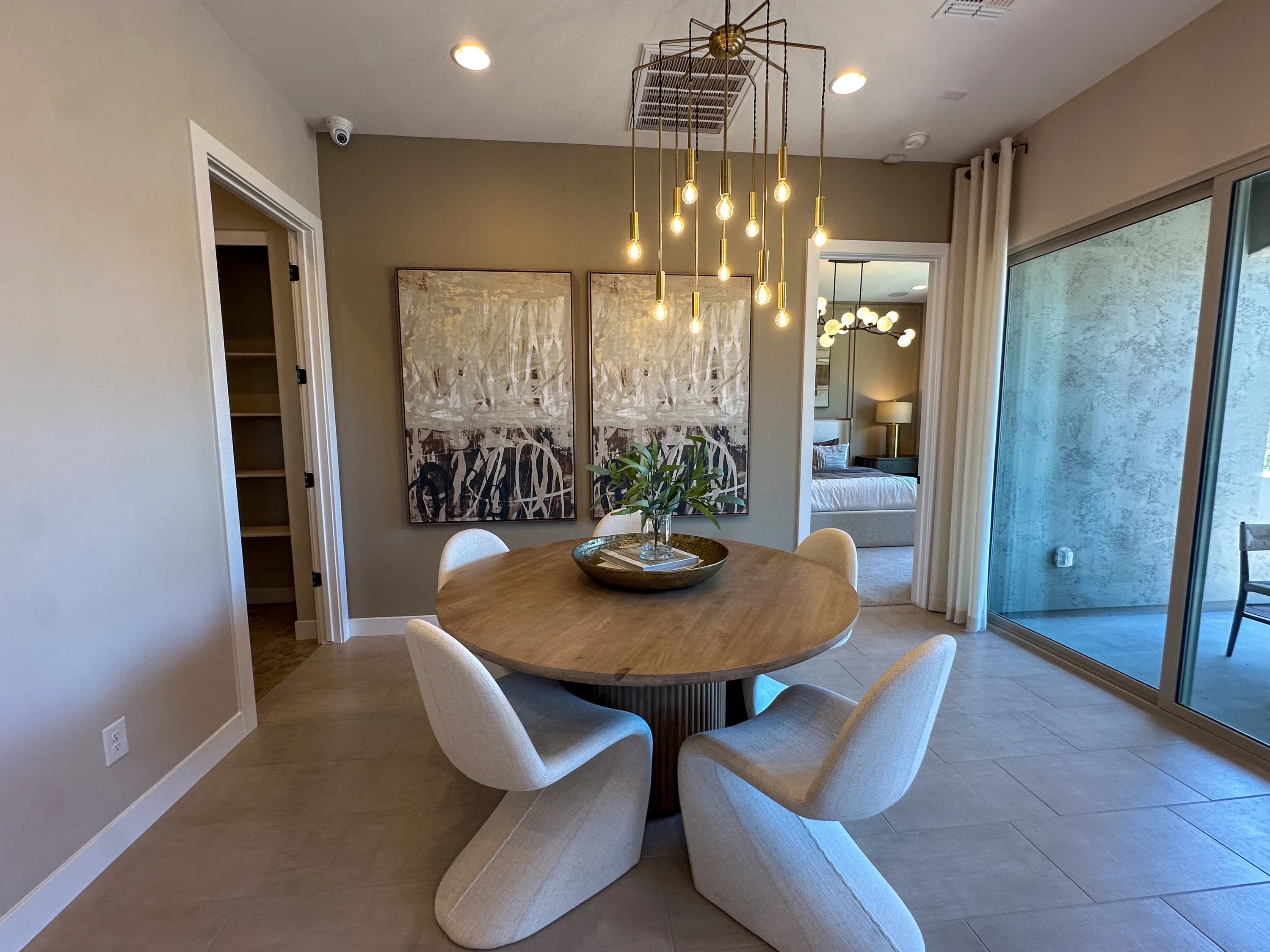 Bayley — interior