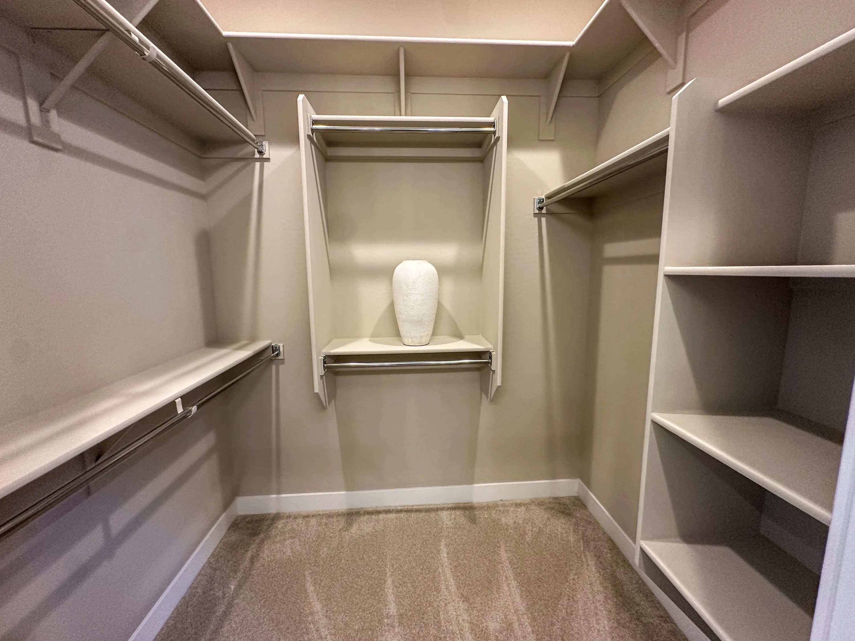 Bayley — interior