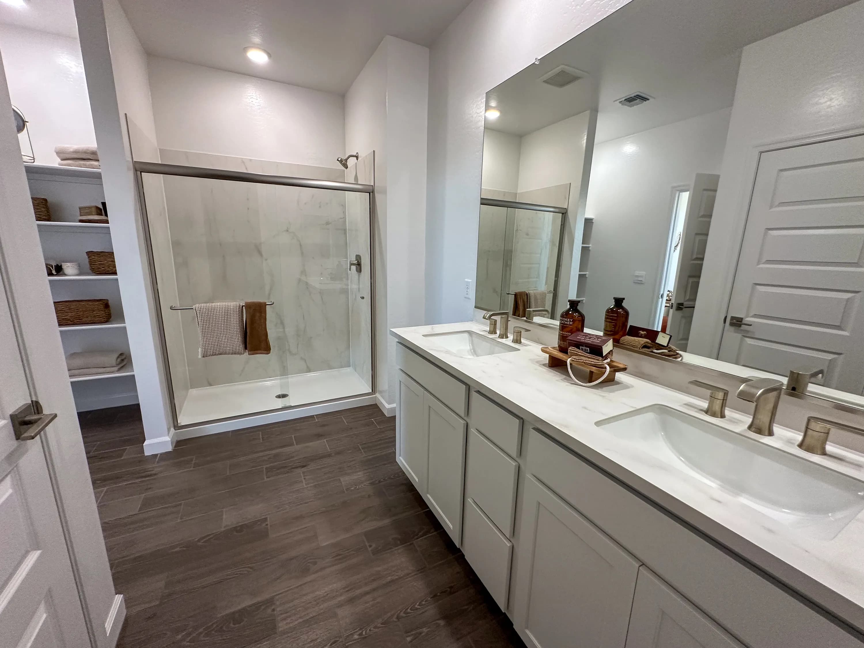 Laveen — interior